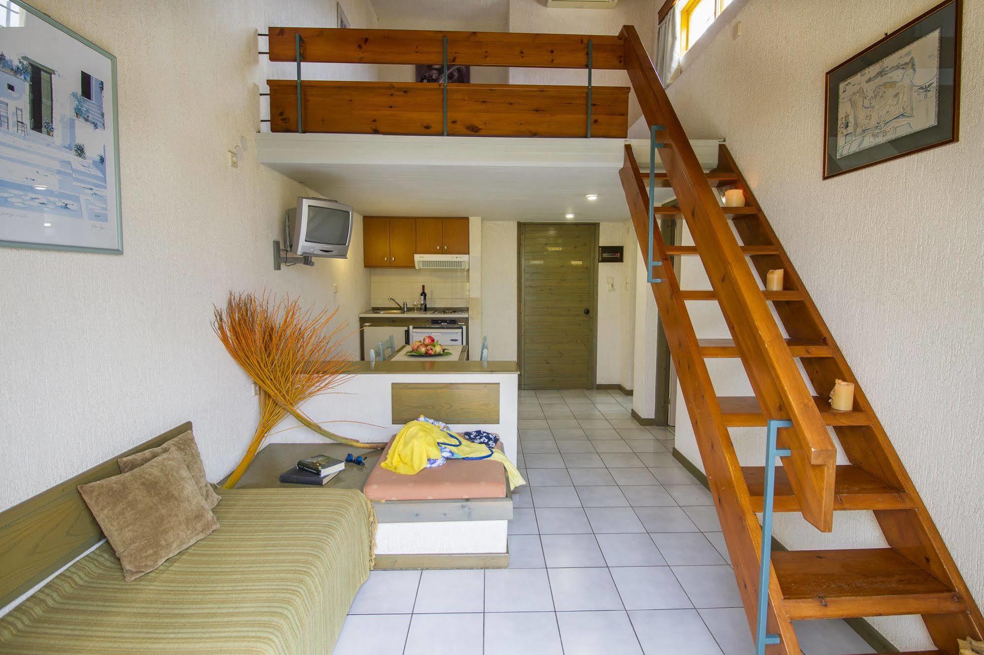 Lycasti Maisonettes Tavronitis Екстериор снимка